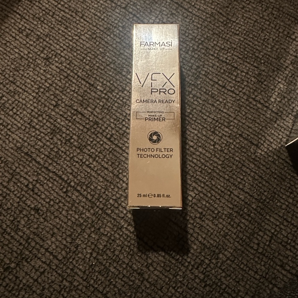Farmasi VFX Pro Primer in Gold Packaging